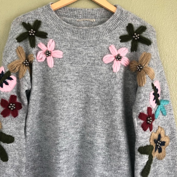 30% Wool Embroidered Floral Sweater - Picture 2 of 7